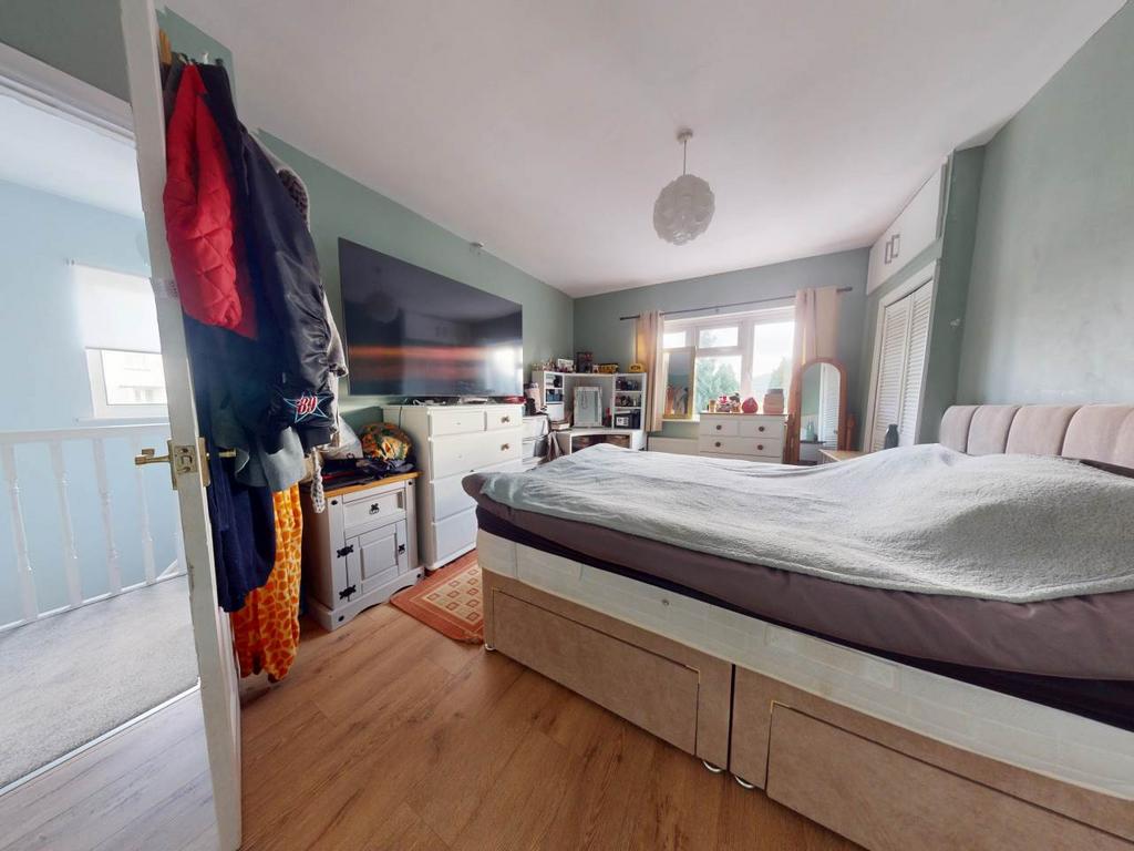 Master bedroom 17 tr