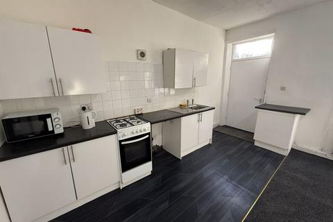 3 bedroom house to rent, North Street, Lockwood, Huddersfield, HD1 3UA