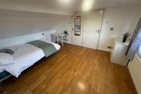 undefined, Long Lane, London N2