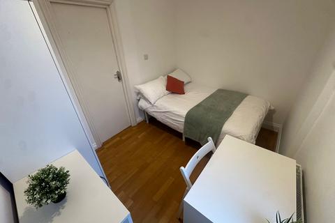 undefined, Long Lane, London N2