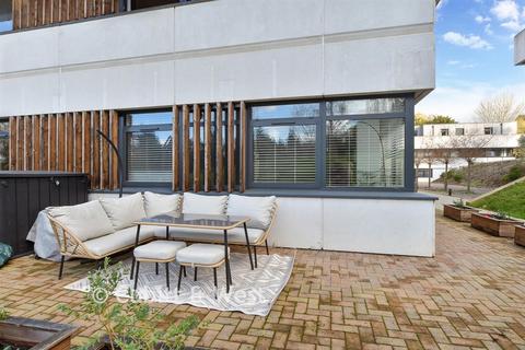 1 bedroom ground floor flat for sale, Deepdene House, Dorking RH5