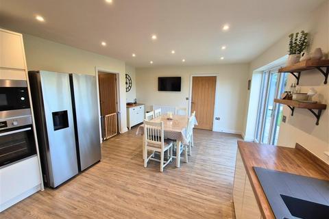 4 bedroom detached house for sale, St Marys Way, Kingsland, Leominster, Herefordshire, HR6 9FU