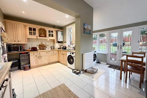 undefined, Manton Drive, Old Bedford Road Area, Luton, Bedfordshire, LU2 7DH