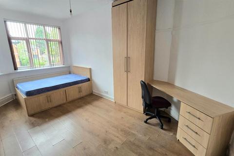8 bedroom house to rent, Park Range, Manchester M14