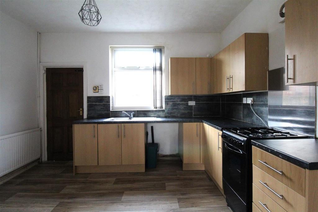 Kitchen 1.jpg