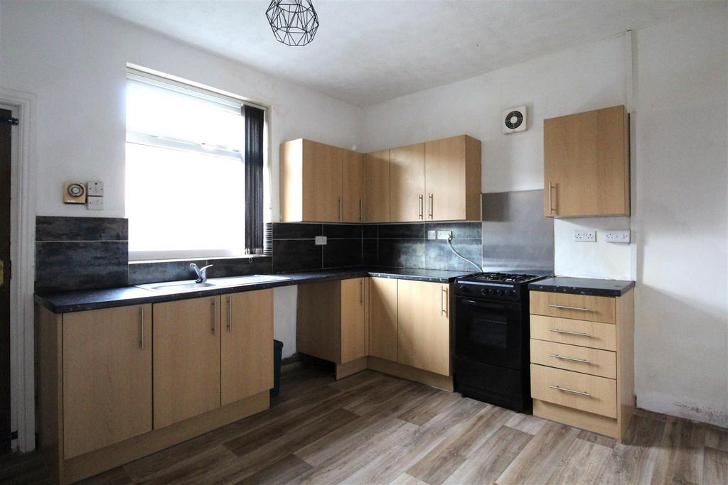 Kitchen 2.jpg