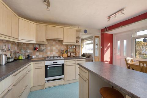 2 bedroom detached bungalow for sale, Shearwater Avenue, Whitstable