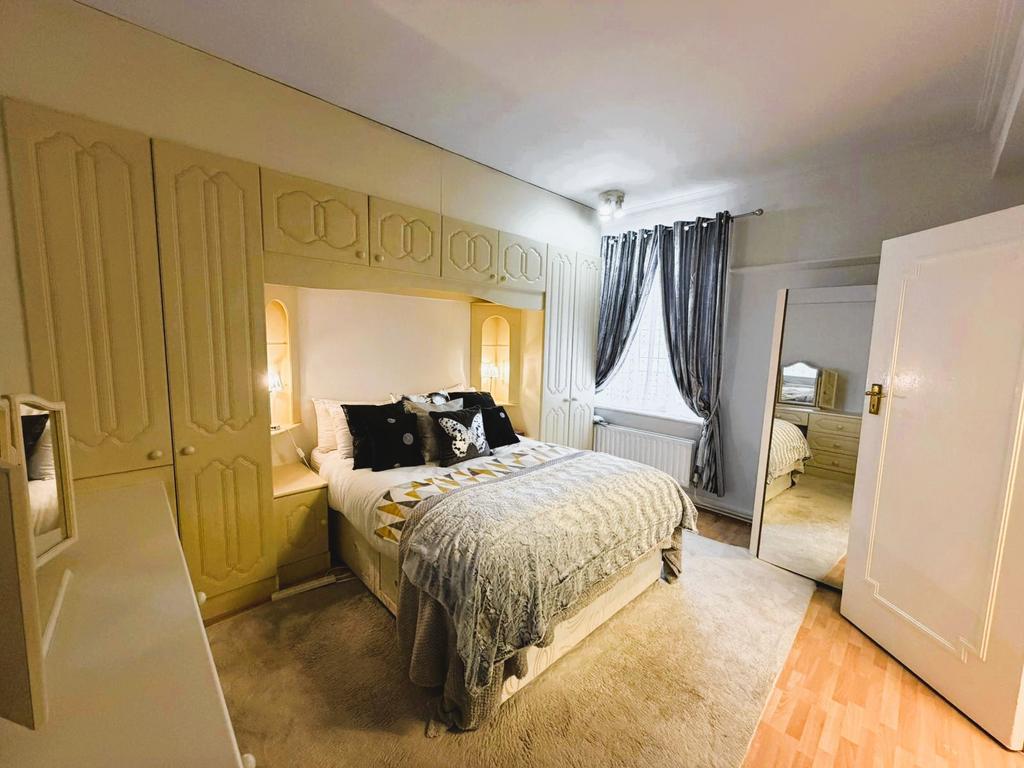 Whats App Image 2025-11-28 at 15.56.22.jpeg