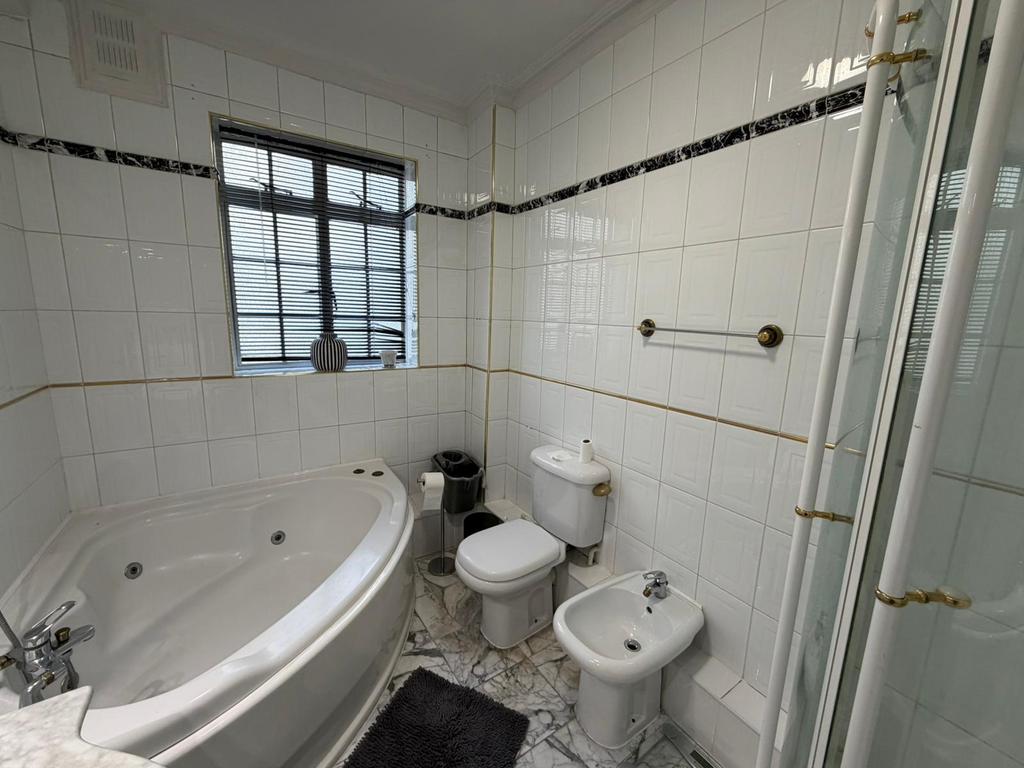 Whats App Image 2025-11-28 at 15.56.28.jpeg