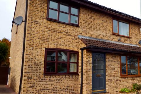 2 bedroom semi-detached house to rent, Redlake Drive, Taunton TA1