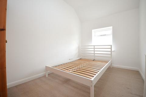 3 bedroom flat to rent, Dorset Court, - Cumberland Park, London W3 6SY