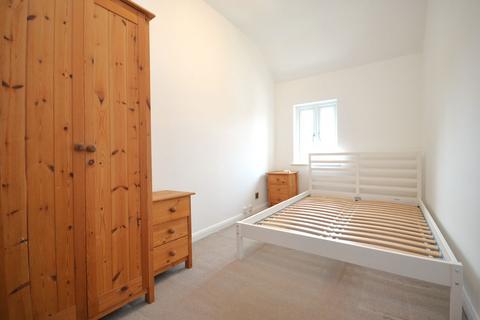 3 bedroom flat to rent, Dorset Court, - Cumberland Park, London W3 6SY
