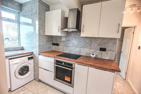 1 bedroom apartment for sale, Peter's Court,93 Kings Aveune