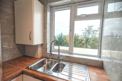 1 bedroom apartment for sale, Peter's Court,93 Kings Aveune
