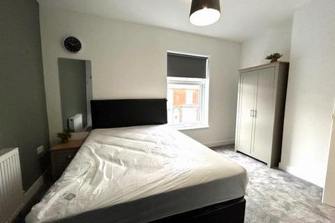 undefined, Room 2, West End Avenue