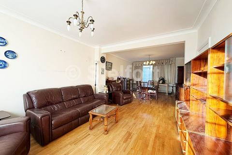 undefined, Brim Hill, London N2