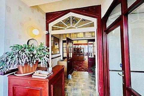 Hospitality for sale, 12 Knowle Av Blackpool FY2 9RR