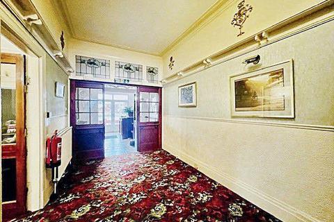 Hospitality for sale, 12 Knowle Av Blackpool FY2 9RR