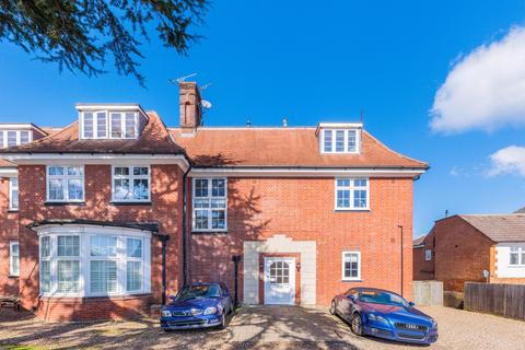 2 bedroom apartment to rent, Augustus Road, SW19