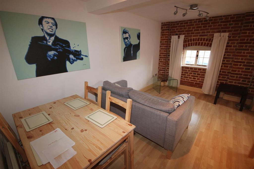 P1243 dining to lounge.JPG