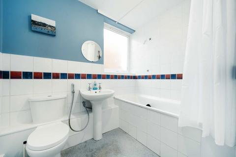 undefined, Friern Barnet Road, London N11