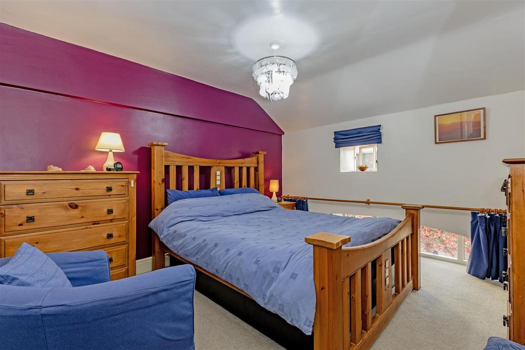 Bedroom 1-1.jpg