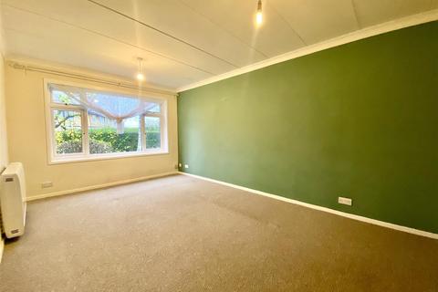 2 bedroom apartment to rent, Montrose Close, Goring-by-Sea