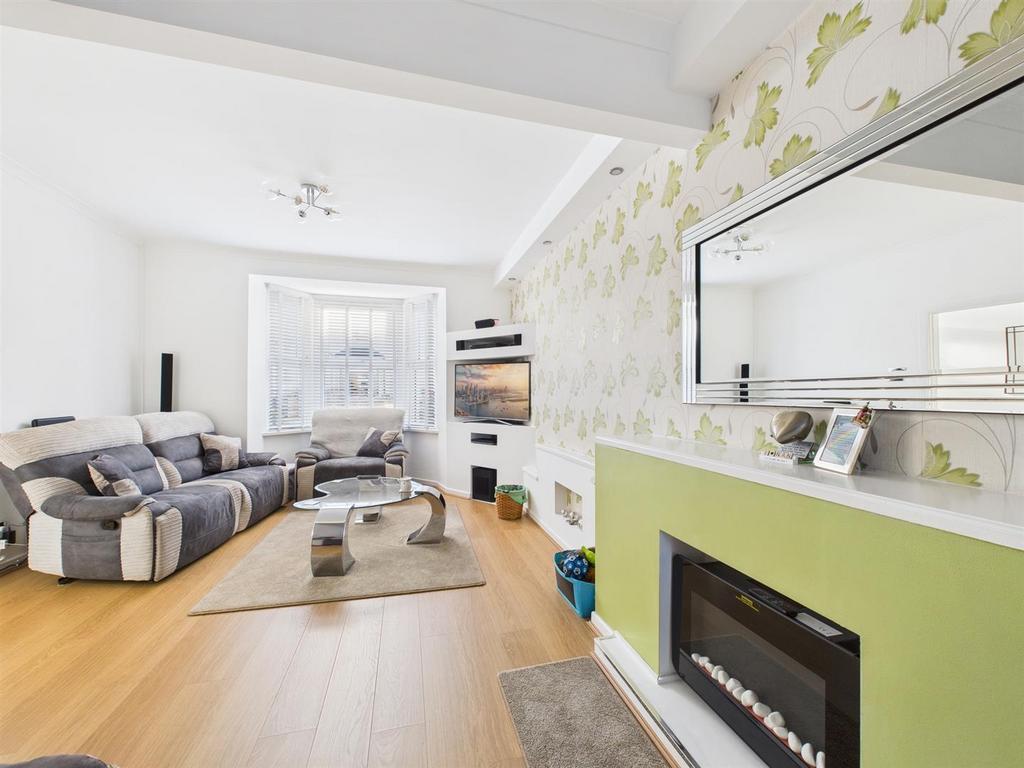 CAM02295 G0-PR0354-STILL004.jpg