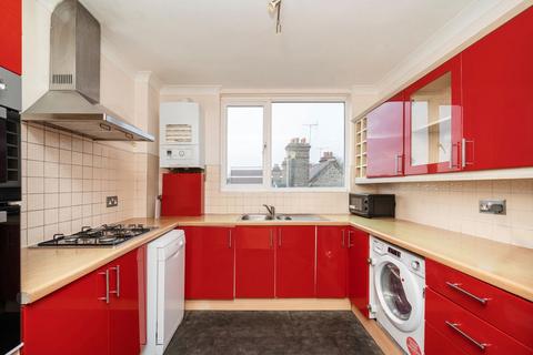 2 bedroom flat to rent, Shepherds Hill, London N6