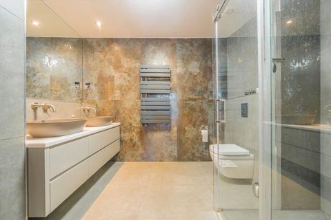 3 bedroom flat to rent, Belsize Park Gardens, London NW3