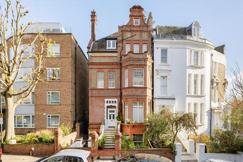 2 bedroom apartment to rent, Belsize Crescent, London, NW3