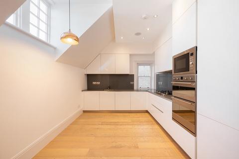 3 bedroom apartment to rent, Belsize Crescent, London, NW3