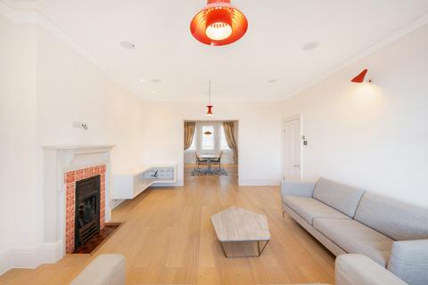 3 bedroom apartment to rent, Belsize Crescent, London, NW3