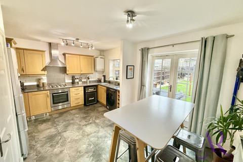 3 bedroom terraced house for sale, Barr Piece, Wolverton, Milton Keynes