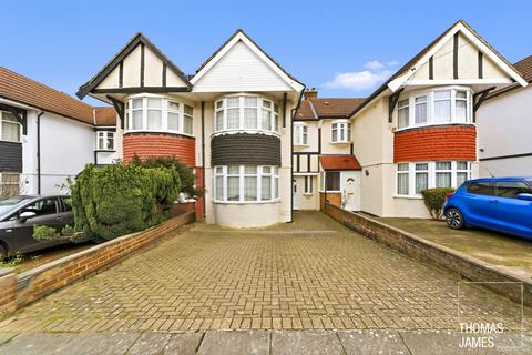 Petersfield Close, London, N18
