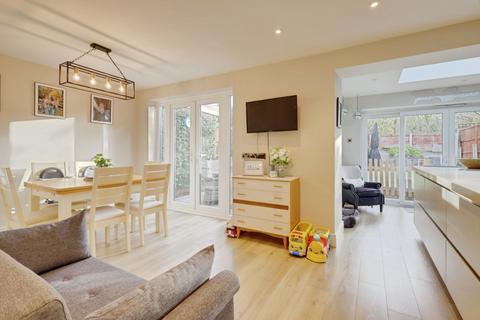 3 bedroom semi-detached house for sale, Lodge Close, Benfleet, SS7