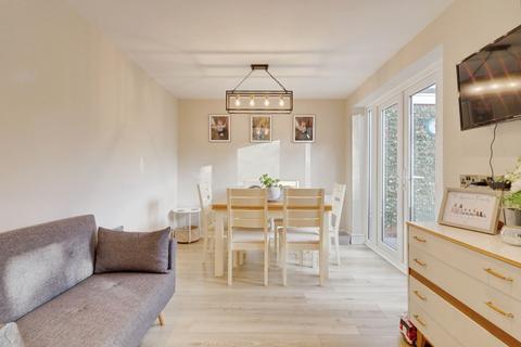 3 bedroom semi-detached house for sale, Lodge Close, Benfleet, SS7