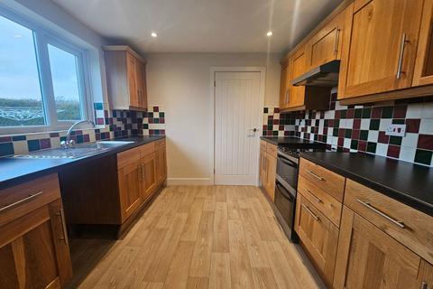 5 bedroom detached house to rent, Hewish, Weston-super-mare,