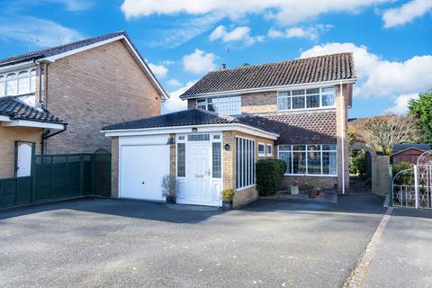 Broadfield Close, Kingswinford DY6