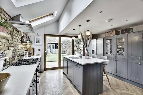 Heath Road, Kent ME16