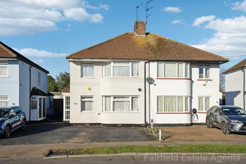 undefined, Carpenders Avenue, Carpenders Park