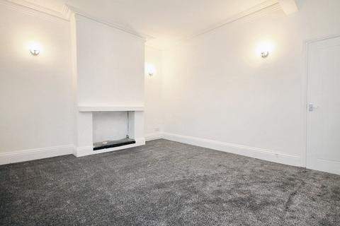 4 bedroom terraced house to rent, Oakleigh Terrace, Todmorden OL14