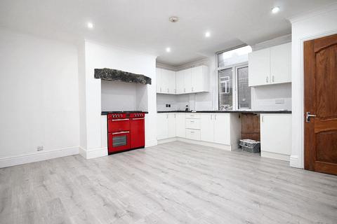 4 bedroom terraced house to rent, Oakleigh Terrace, Todmorden OL14