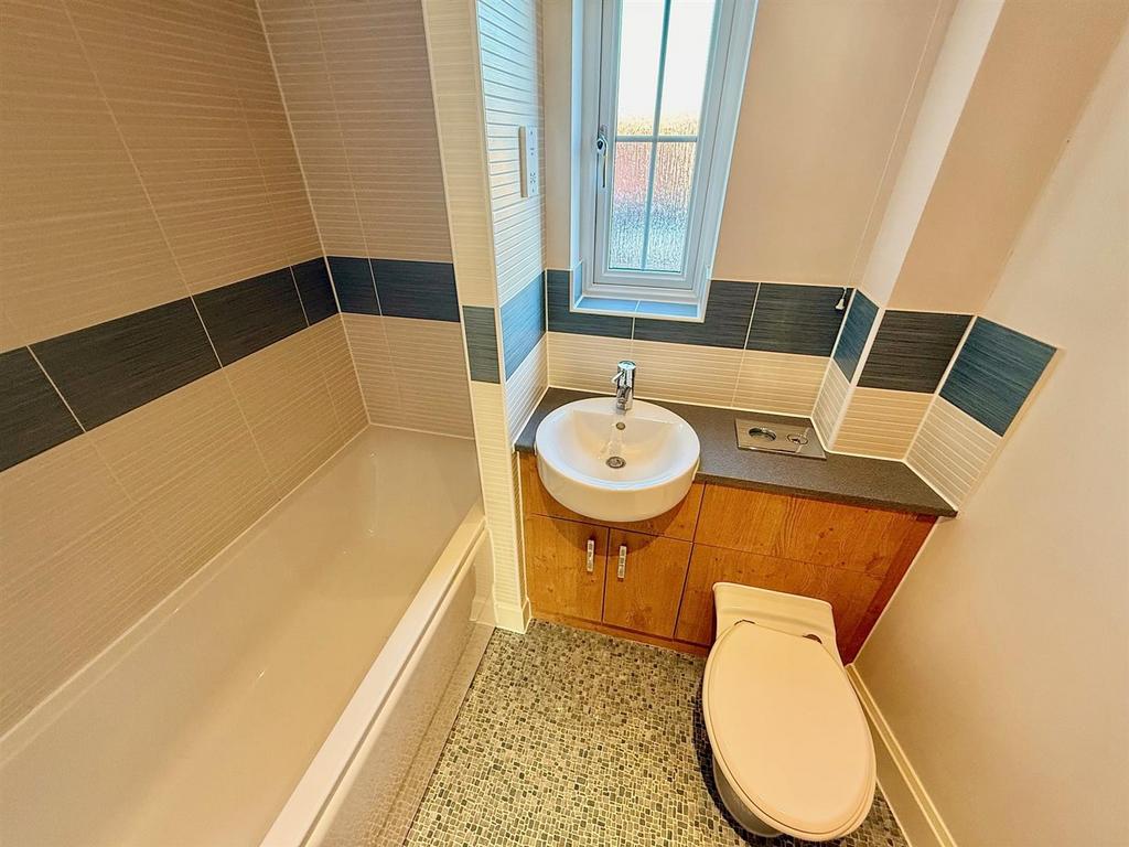 Family Bathroom.jpg