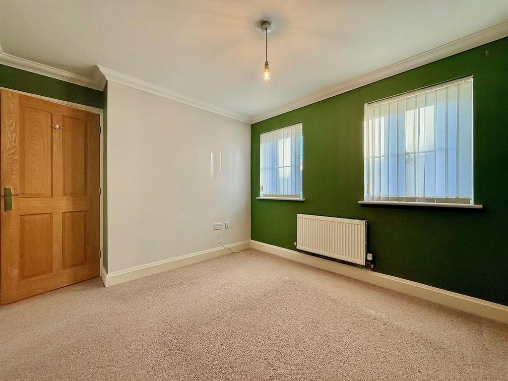 Bedroom 1.jpg