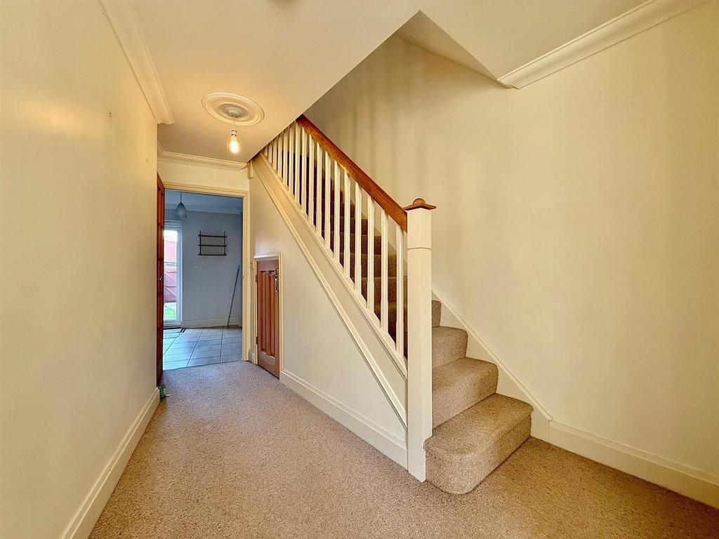 Entrance hall.jpg