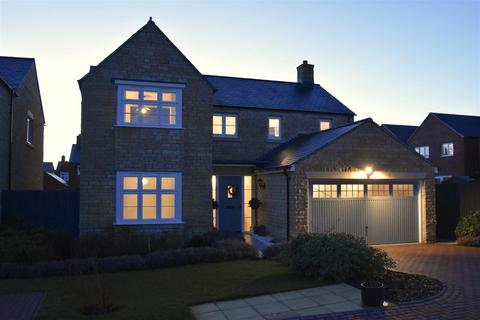 4 bedroom detached house for sale, Ringlet Close, Ambrosden, Bicester