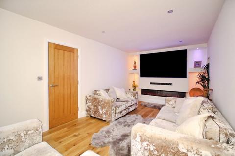 5 bedroom detached house for sale, Fairefield Crescent, Glenfield, LE3