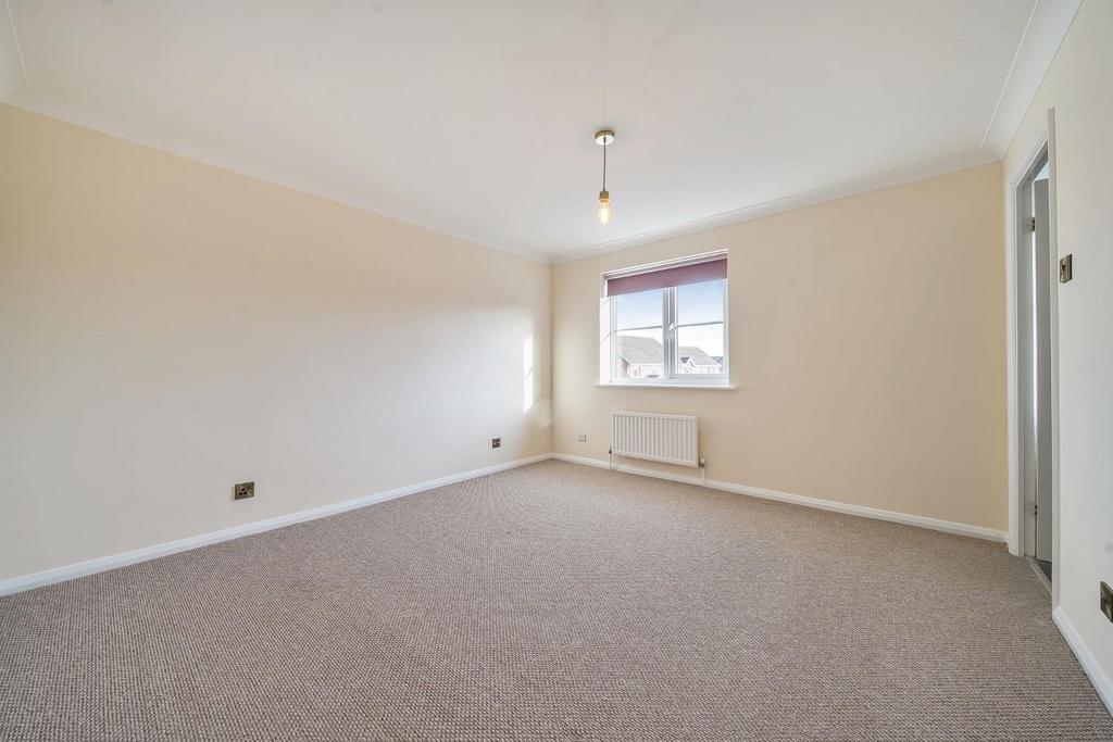 MASTER BEDROOM.jpg