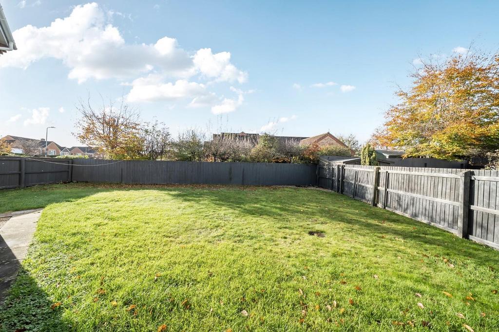 REAR GARDEN.jpg